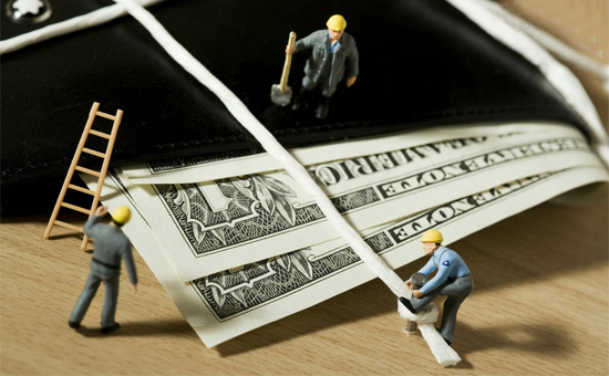 三大风险点砸晕美元 现货白银将获三大利好